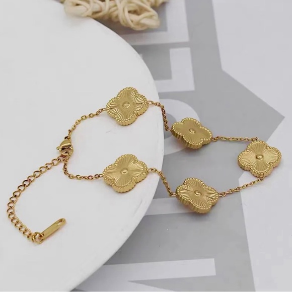 18k gold plated Clover Bracelet - White - Picture 3 of 8